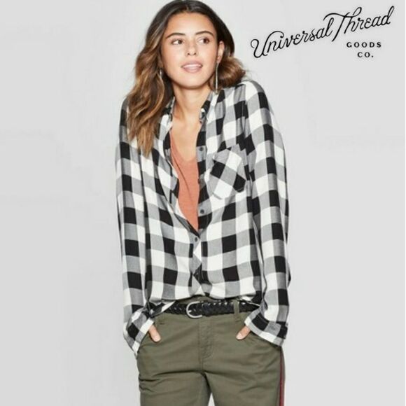 Universal Thread Plaid Black and White Button Up Top. - Picture 1 of 4
